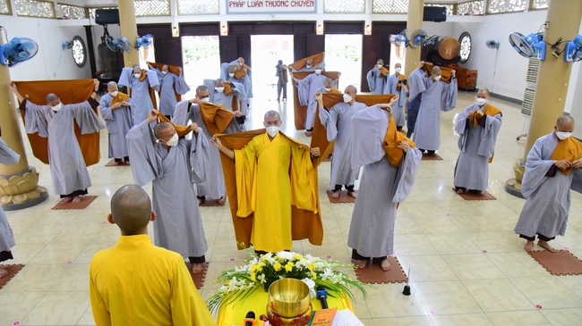 Lễ truyền giới Sa di Phương Trượng